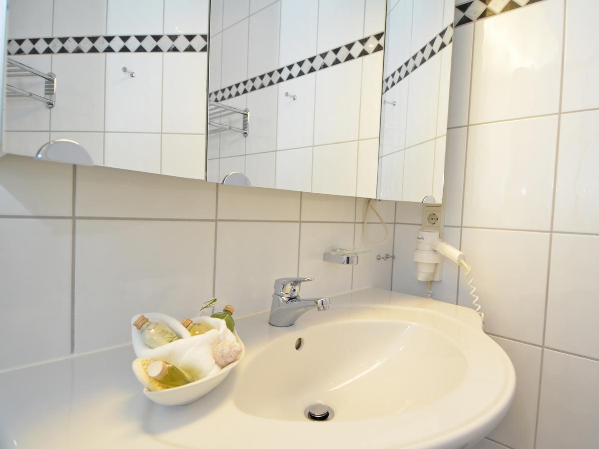 Villa Fernsicht - Apt. 02 ゼリン エクステリア 写真